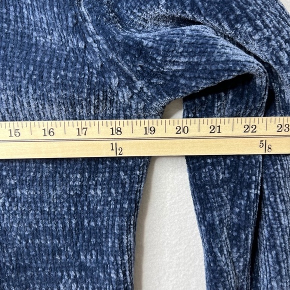 Love‎ By Design Soft Blue Crewneck Comfy Sweater Pullover Size Medium - Picture 6 of 6